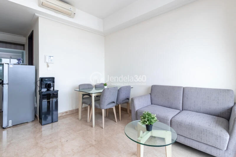 Living Room Low Floor 2BR Apartment with  View at Menteng Park