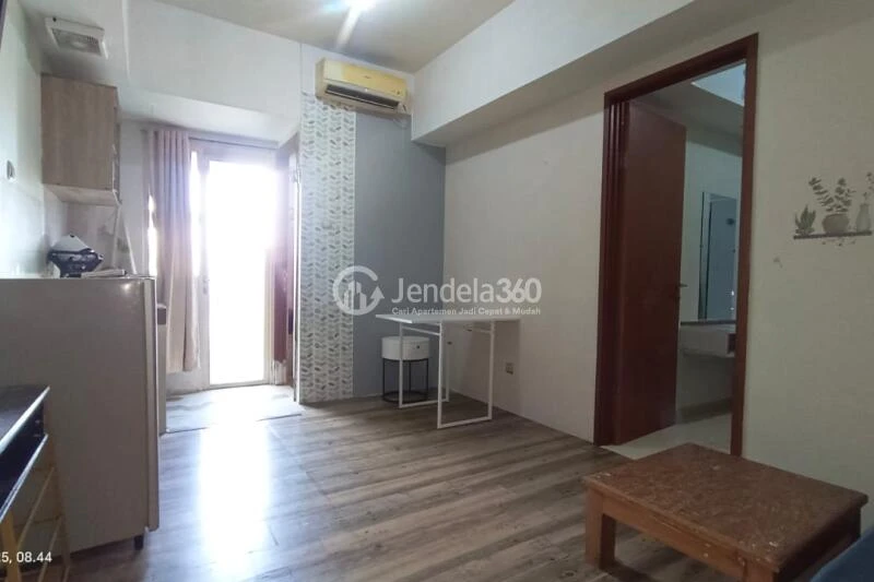 Living Room 1BR Green Lake View Apartment at Tower E