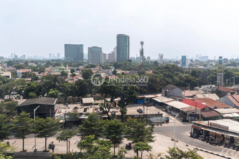 Balcony Studio Apartment with City View at Southgate Residence