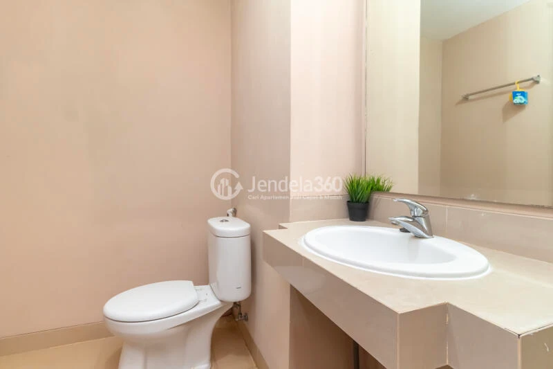 Bathroom Middle Floor Studio Apartment with city View at U Residence Karawaci