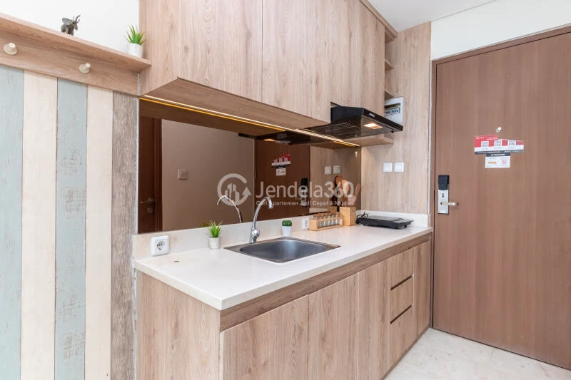 Kitchen Best Deal Studio Apartment Low Floor with  View at B Residence BSD