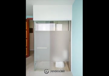 Bathroom Studio Apartment with city view View at Saladdin Mansion