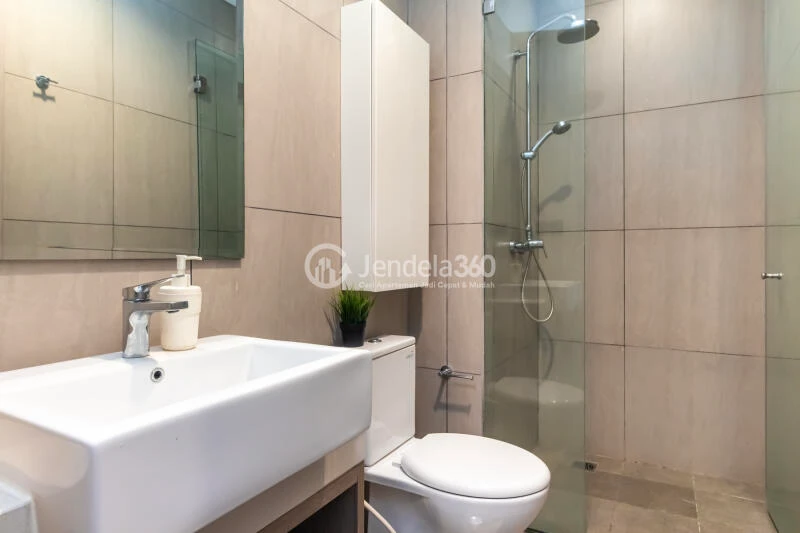 Bathroom Stylish 2BR Apartment High Floor with City View at Fatmawati City Center Apartment