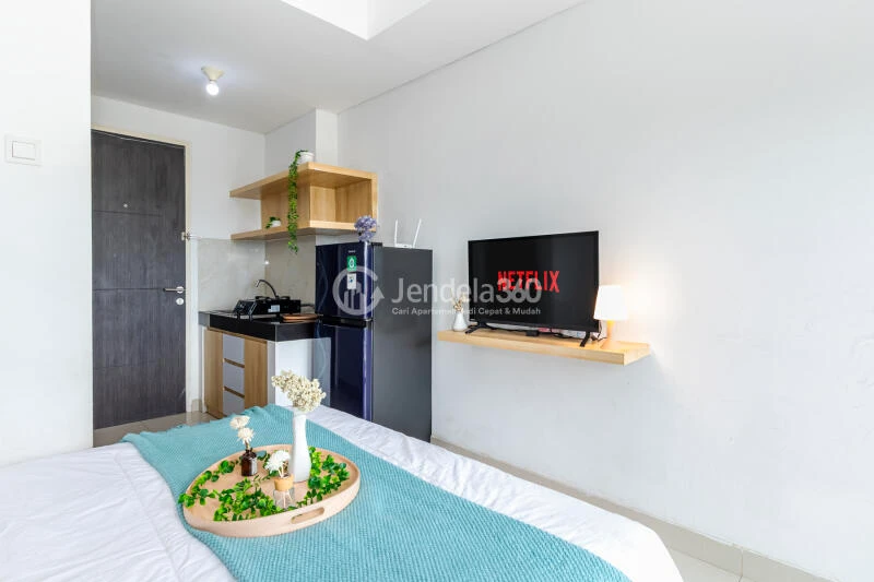 Bedroom High Floor Studio Apartment with  View at Serpong Garden Apartment