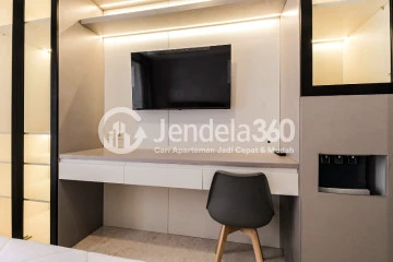 Bedroom Studio Apartment in The Premium Area with Exotic Pool at Gold Coast Apartment
