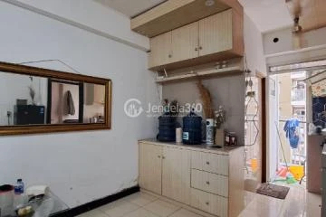 Kitchen 2BR Apartment with City View at Casablanca East Residence