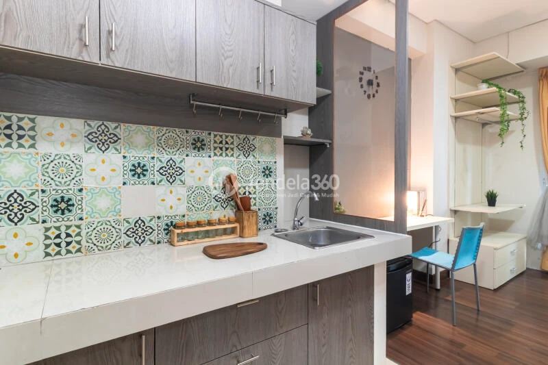 Kitchen Studio Apartment with city View at Puri Orchard Apartment
