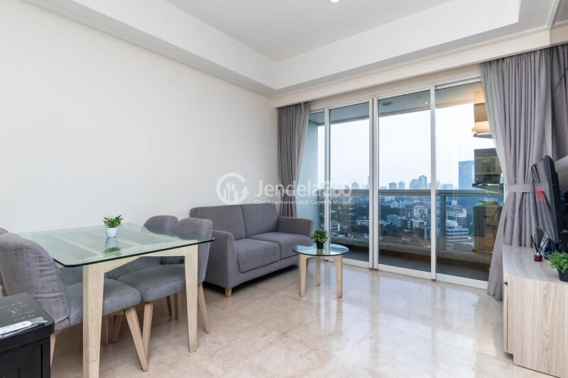 Living Room Low Floor 2BR Apartment with  View at Menteng Park