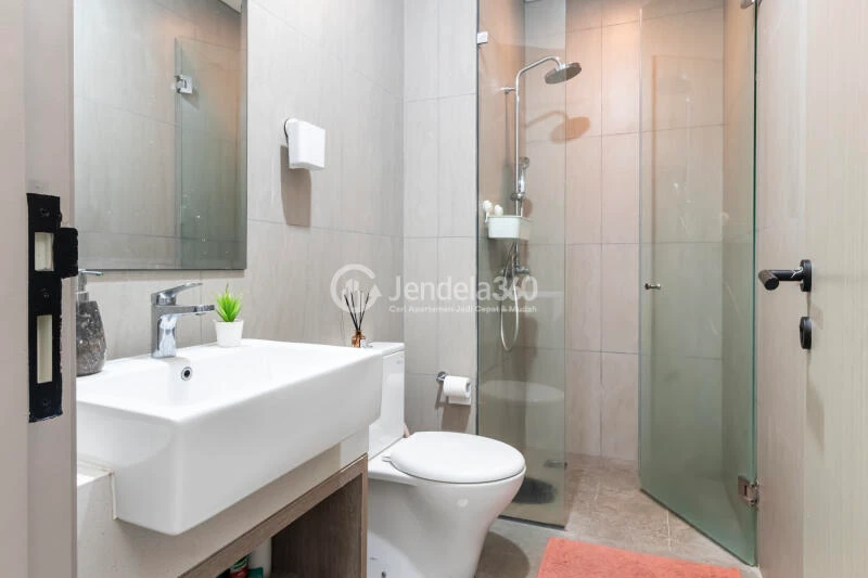 Bathroom Simply Look 2BR Apartment High Floor with city View at Fatmawati City Center Apartment