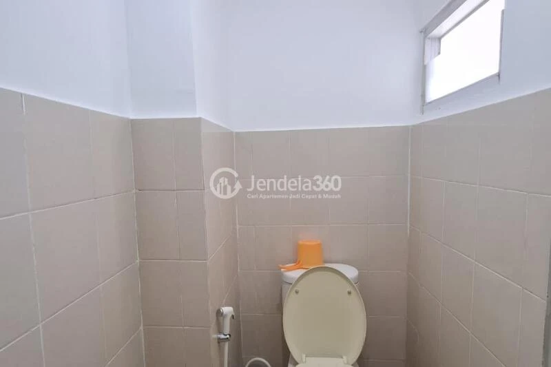 Bathroom 2BR Apartment with  View at Green Palm Residence